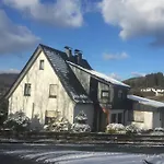Ferienhaus Mit Garten 別荘 ズンダーン